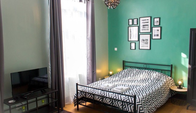 Studio-Superior-Ensuite-Garden view in Saint-Quentin