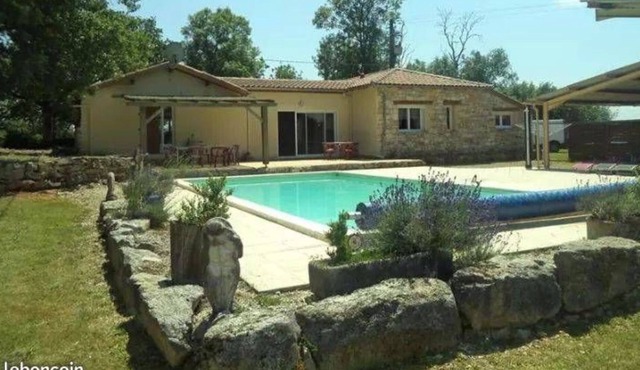 Studio The Unknown Address 30m2 with Pool wifi in the wild Rare! in Carayac