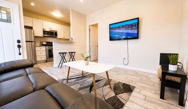 Stylish Escape with Patio & BBQ Grill in San Diego