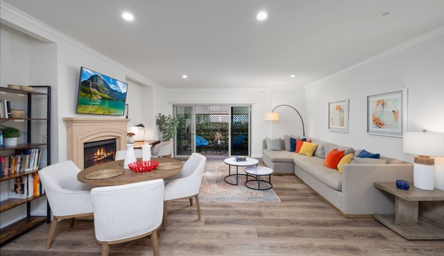 Stylish unt w/2BR 2BA w/tub jacuzzi - 1288 sq. ft in Pasadena