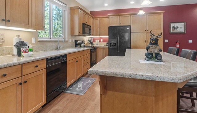 Summit Shooting Stars - Cabins each with a Hot Tub and Game Room! Perfect location!