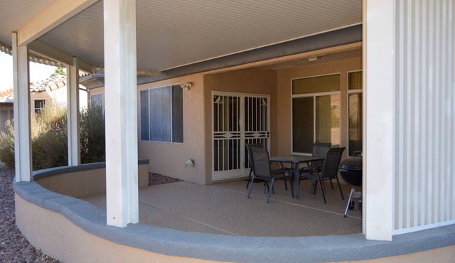 SUN CITY WEST CHARM: Serene 2 Bd Near Palm Ridge Rec Ctr, Golf & Pickleball in Sun City West