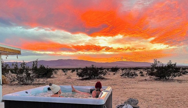 Sunsets + Hot Tub + Starlink, 15 mins to Park