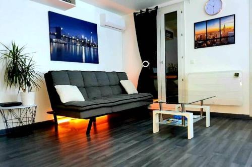 Superbe studio de 30m2 proche de Paris in Poissy