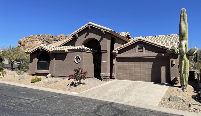 Superstition Mountains retreat