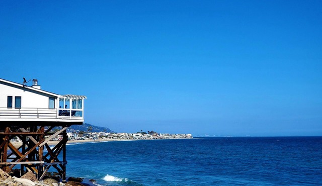 Sweeping Ocean Vus! SUPERIOR LOCATION withPrivacy! CLEANING-SAFE Policies! in Malibu