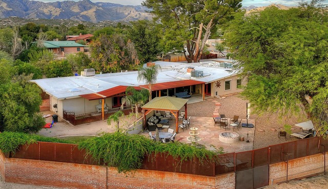 Swim Spa & Courtyards: Tucson Estate Near Sabino