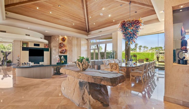 SWIM UP POOL BAR/SPA, POOL TABLE,6 EN SUITES, PING PONG, PUTTING GREEN 227370