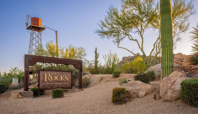 SWSS 3BR Tranquility at The Rocks 121 | Luxury Resort, Golf Access, Daily Breakfast, Housekeeping.