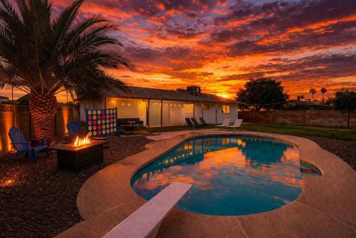 Tempe Resort, Pool with Diving Board, 4BR