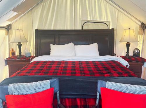 Tent 2 Oxen-Le-Fields Montana in Conner