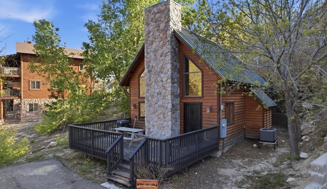 The Family Bear Cabin at Mt. Lemmon Hotel in Mount Lemmon