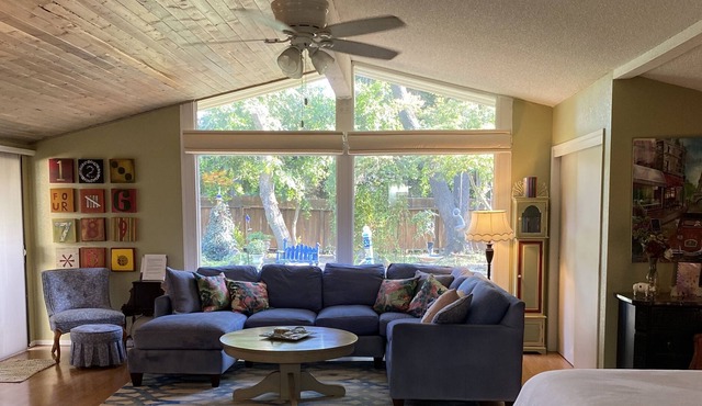 The Garden House nestled in Fig Garden in NW Fresno, your gateway to Yosemite