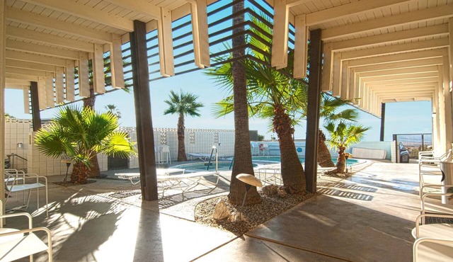 The Getaway 1BR #5: Pool, Mountain View, Kids/Pets welcome