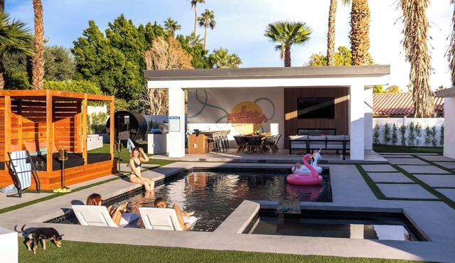 THE GLAM PALMS (MountainViews/Sauna/EVCharger/BBQ/Golf/HeatedPool)
