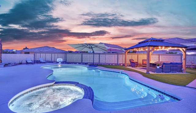 The Gold Standard - 4BR Pool & Retreat