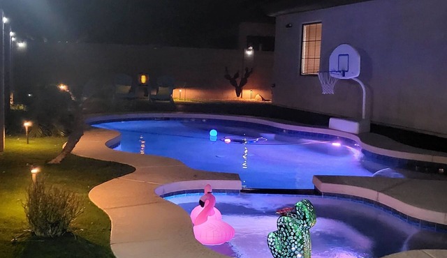 The Good Life in Goodyear.Pool.spa.Golf.Pool table minutes to ballfields/Stadium