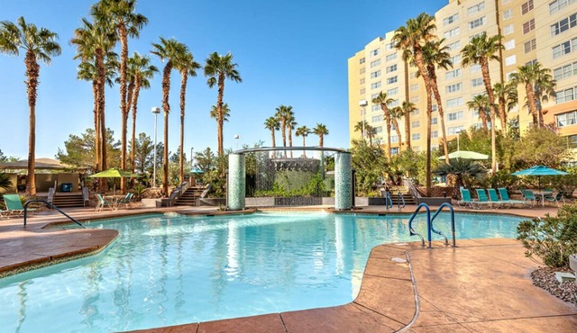 The Grandview at Las Vegas Huge 2 bedroom Desert Oasis