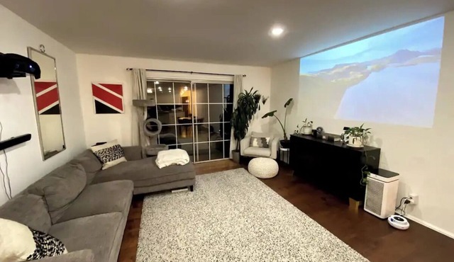 The Landing - Hollywood Hills Apt 3 min from Universal Studios and Walk of Fame