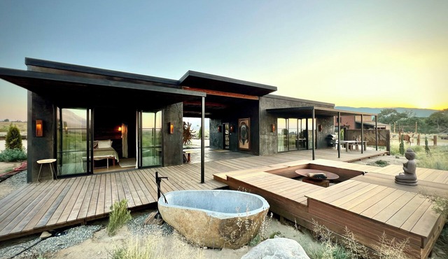 The LoneEast An Eastern Sierra wilderness retreat