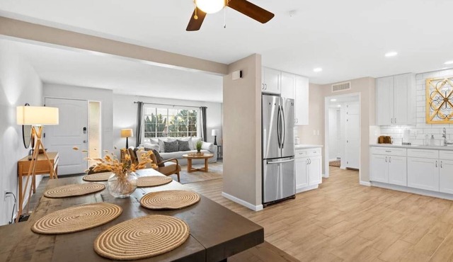 The Manchester - close to GEM Show! Spacious 4-bedroom house w/game room in Tucson