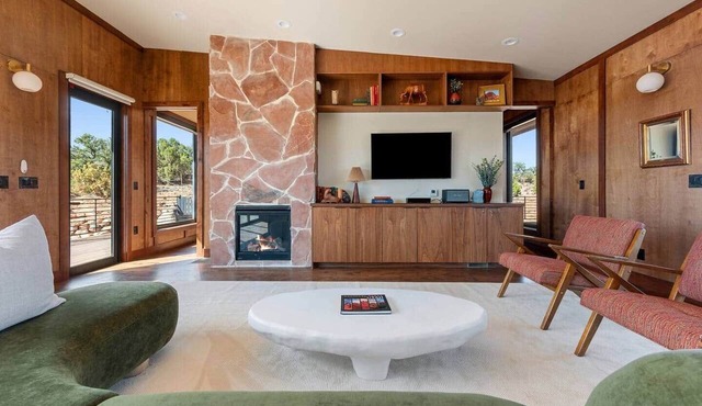 The Moki House (with hot tub) in Wayne County