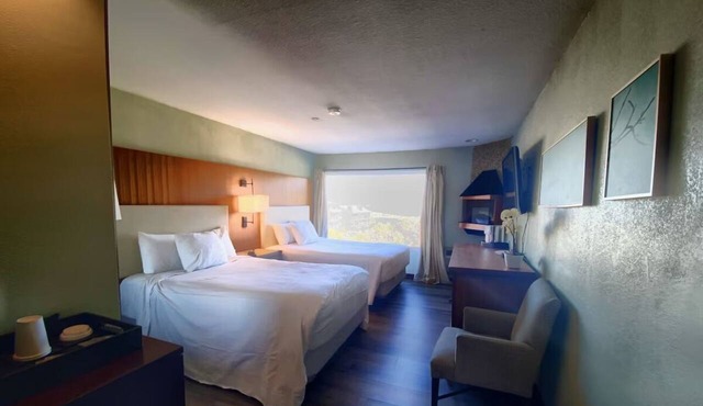 The Retreat on Charleston Peak, Standard Double Queen, Scenic Getaway!