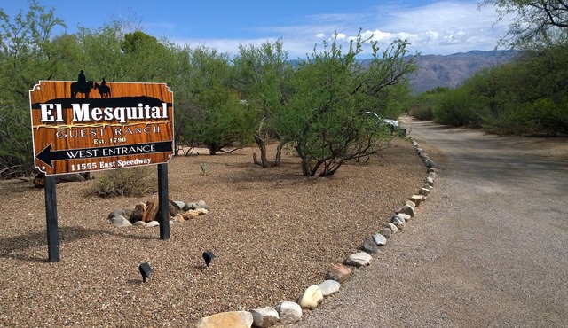 THIS WEEKEND ONLY! LOWEST PRICES! Casita on 10.5 ac Guest Ranch, Full Kitchen!