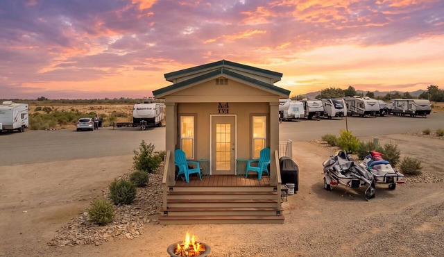 Tiny River Home Beach, Pool, Spa, Boat Launch, Gym, Fishing Pond, Playground in Ehrenberg