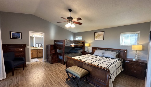 Tranquil mountain escape near Silverwood Lake! Pet-Friendly