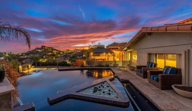 Tranquil Phoenix Getaway - Belmont City Lights in Phoenix