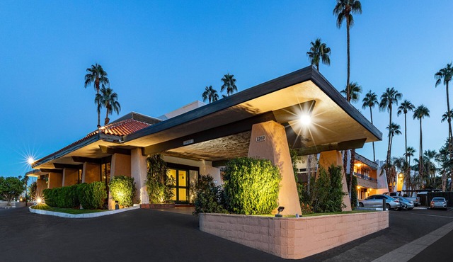 Travelodge by Wyndham Palm Springs