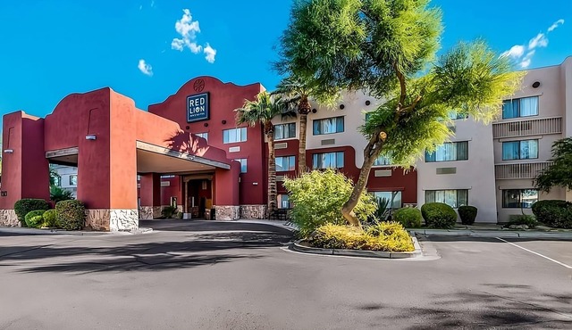 Trip to Arizona On The Budget, Stay at Red Lion Inn & Suites Goodyear Phoenix!