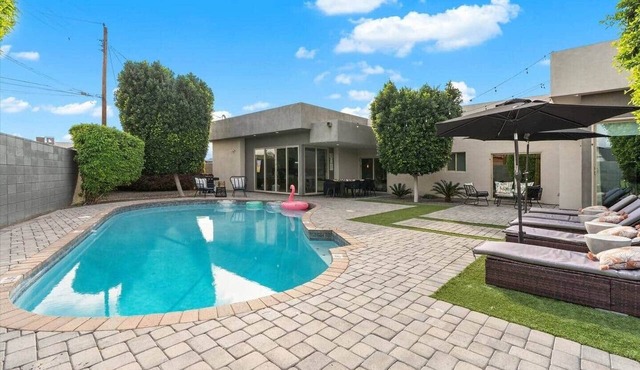 Two Homes Together | Great For Groups!