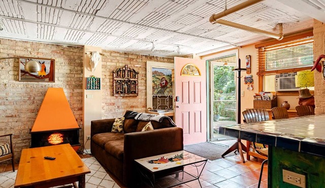Unique Apt. in Upscale Evanston with Easy Access to Chicago in Evanston