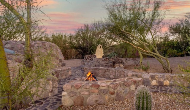 Unique Home/Peaceful Property/Yoga/3 BR 1 BA