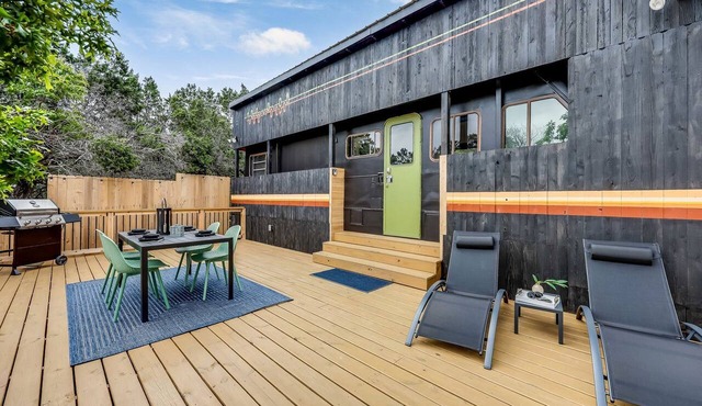 Unique Tiny House with Hot-tub, Fire Pit and Hiking Trail in Leander, Texas in Leander