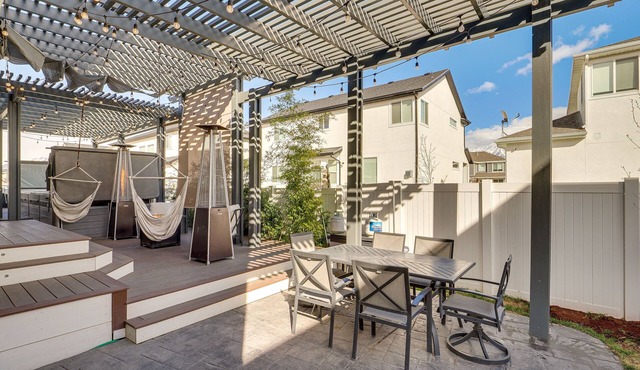 Unique Vineyard Studio w/Shared Outdoor Oasis! in Vineyard