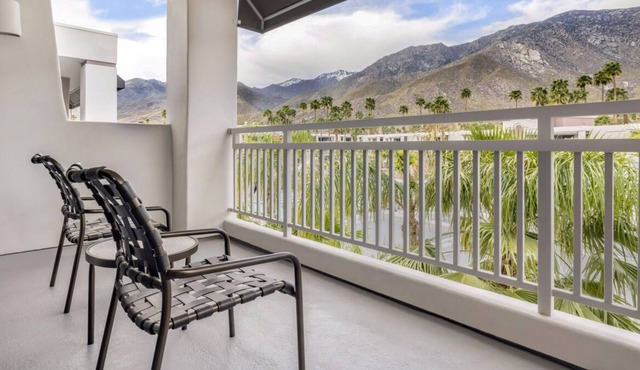 Unwind and Explore | Your Palm Springs Retreat! Gorgeous 4 Suite | Outdoor Pool