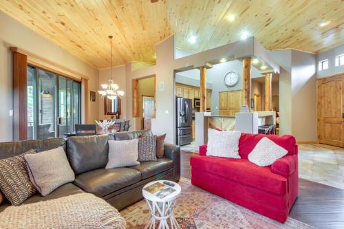 Unwind Fireside: Spacious Torreon Cabin w/Deck!