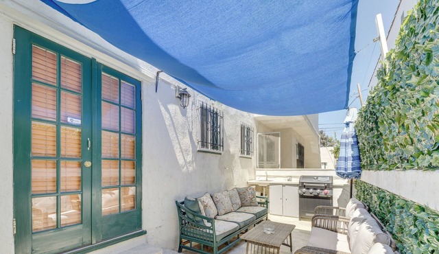 Upscale Los Angeles Retreat w/Patio & BBQ Grill! in Los Angeles