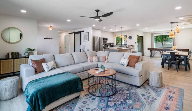 Upscale Old Town Getaway: 5 Bedroom, Pool, Mini Golf & Lounge