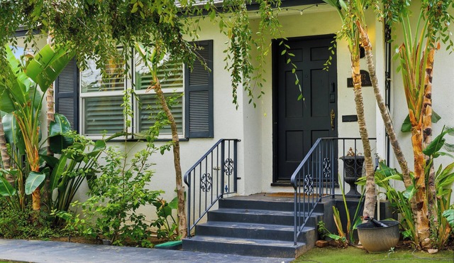 Upscale, tranquil, modern oasis: Amazing pool and spa