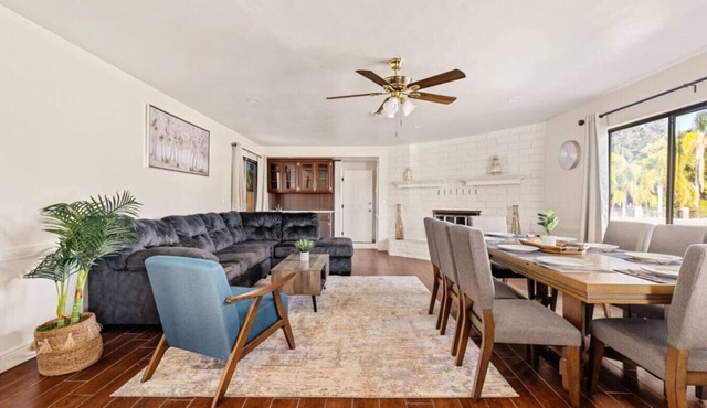 Urban Escape! Massive home in Central Bakersfield!