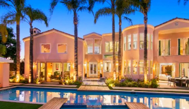 Vacation Villa with Private Pool in Malibu