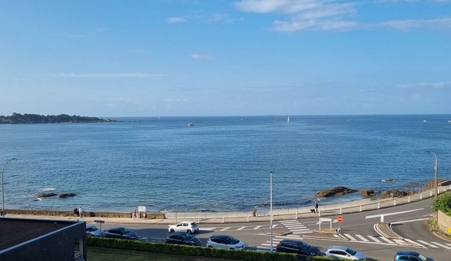 Very nice Apartment with Balcony sea view and parking in the center of Concarneau in Concarneau