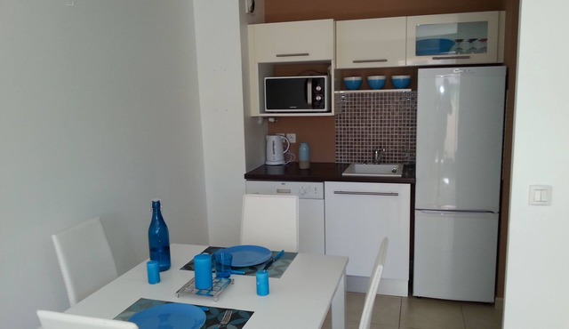 Very nice spacious and bright apartment T3 any comfort (terrace 25m2) in Hyères