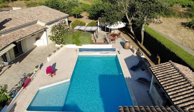 Villa Climatisée Avec Piscine Pour 4 Personnes in Pont-Saint-Esprit