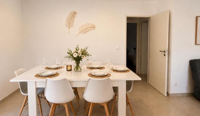 Villa Moderne de plain pied avec Billard, Jardin, Terrasse, Barbecue & Wifi in Thuir