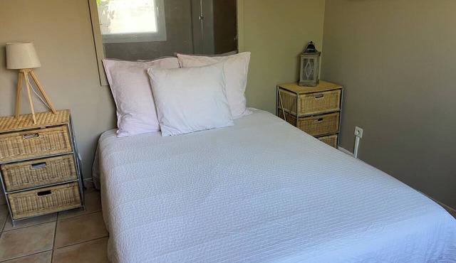 Villa with private pool and garden, cosy accommodation with air conditioning. in Nîmes